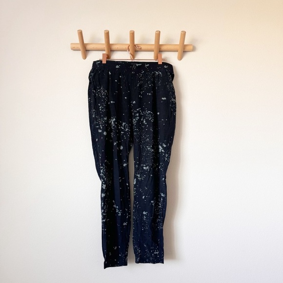 NIQUE Navy Splatter Print Elastic Waist Pants. - Picture 1 of 10